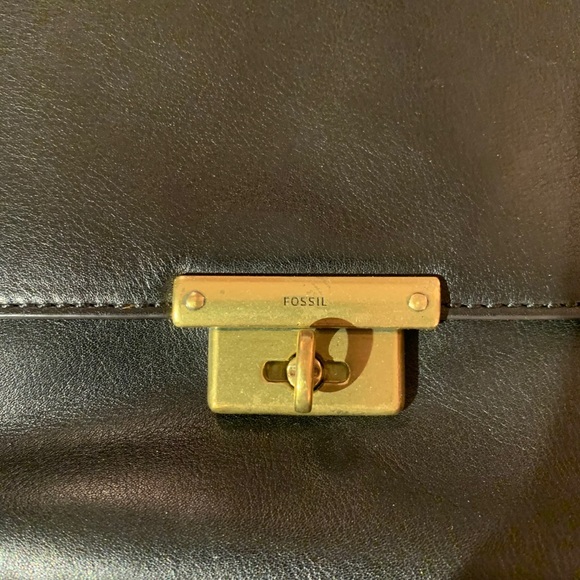 Fossil Vintage Look Messenger in EUC - Picture 3 of 5